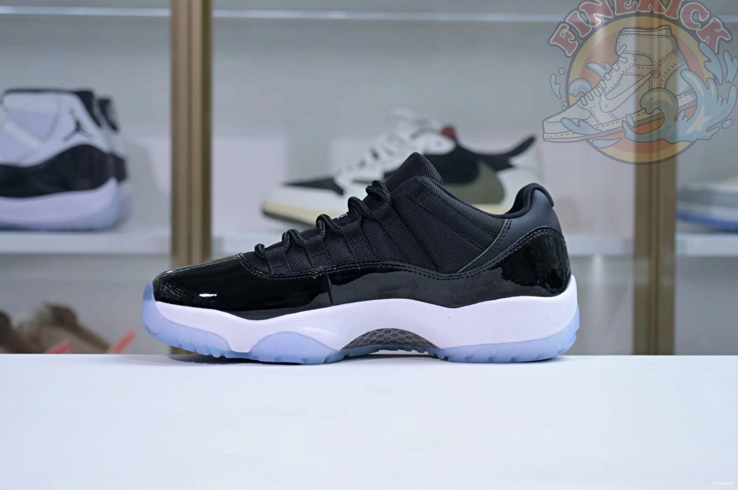 Jordan 11 Low Air 